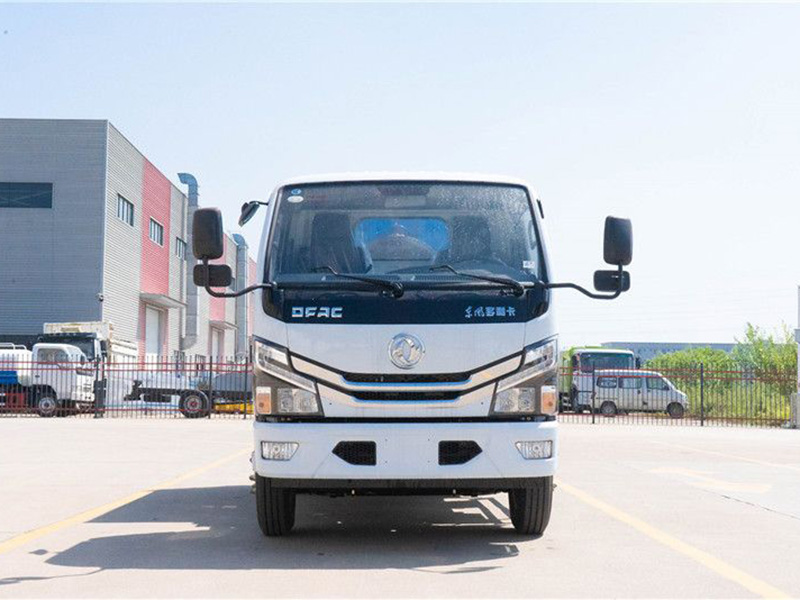 黃牌多利卡5方勾臂垃圾車