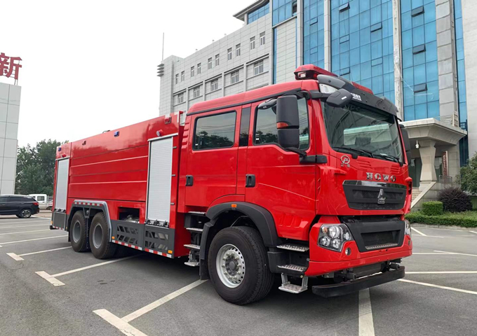 16噸重汽泡沫消防車